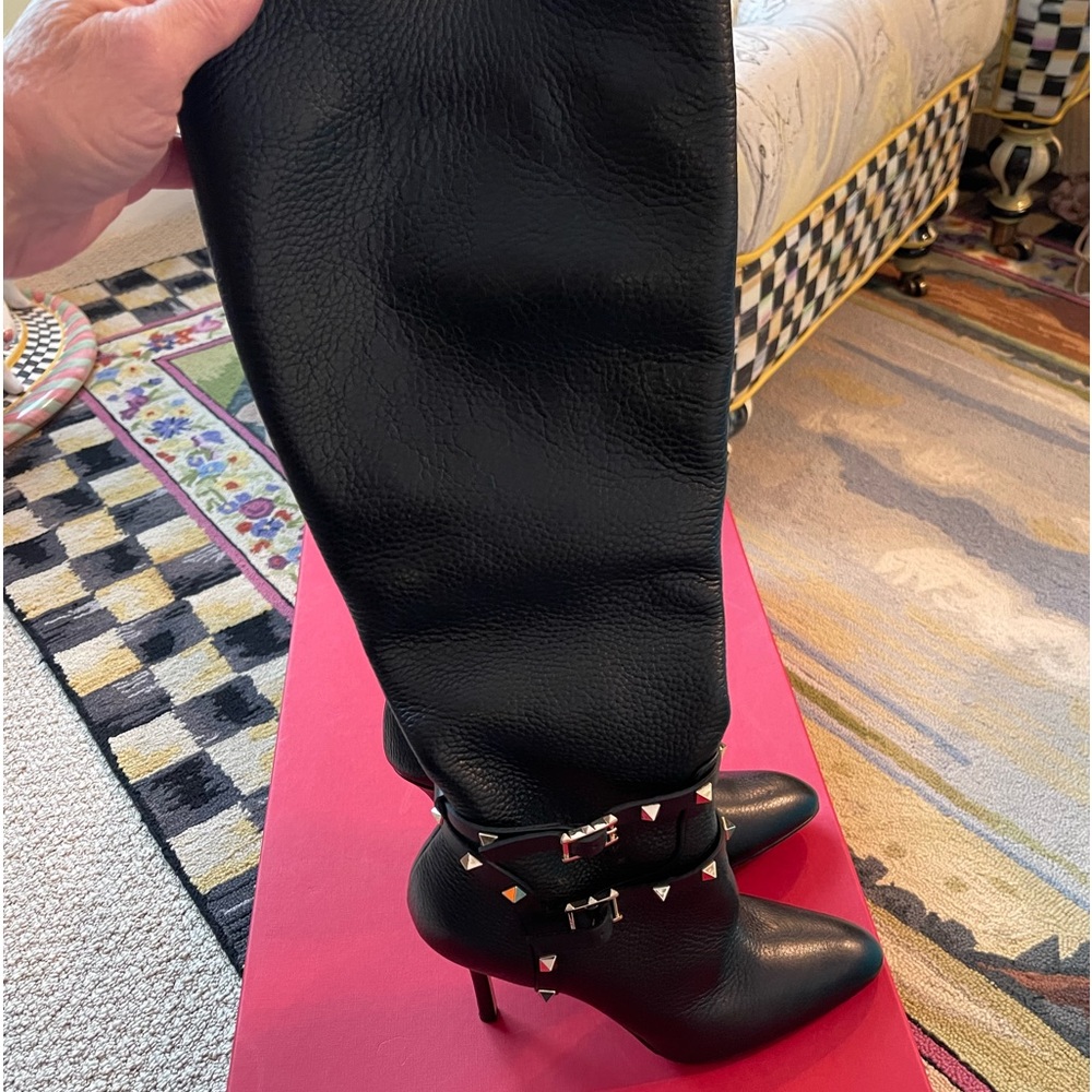 Valentino
Rockstud Accents Leather Boot size9